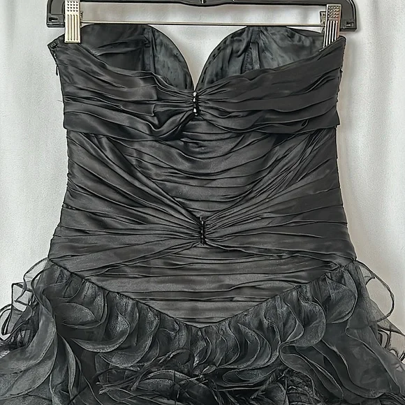 Ysa Makino NWT STUNNING Vintage Black Silk Feathered Strapless Dress **Size 8** - Picture 5 of 7